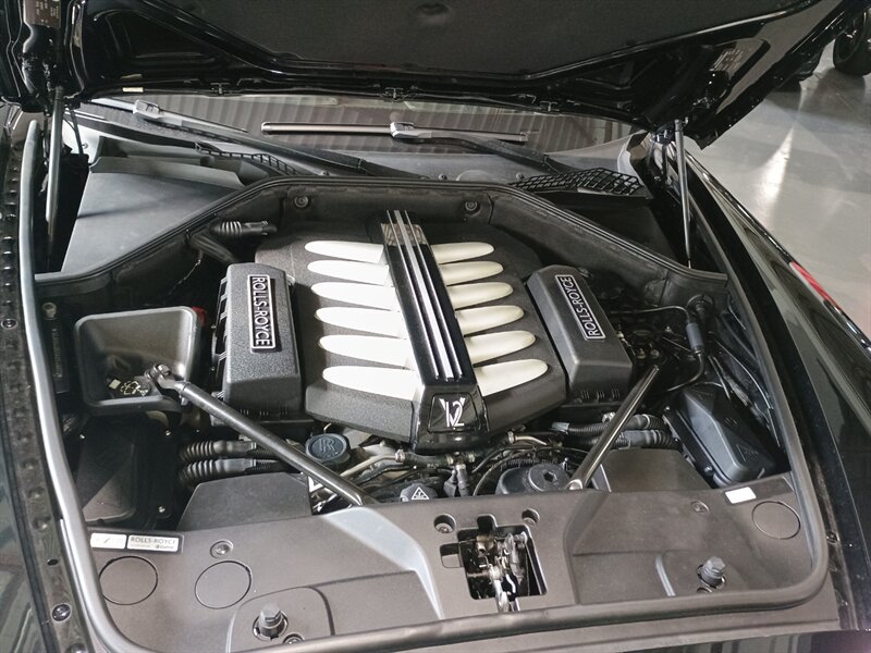 Used 2010 Rolls-Royce Ghost RWD image 38