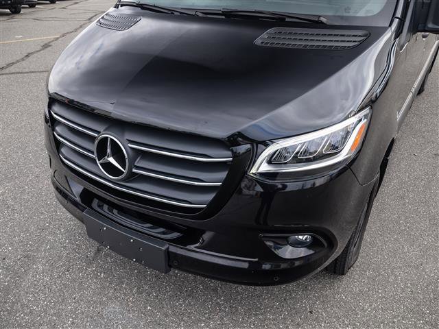 Used 2023 Mercedes-Benz Sprinter 3500 image 9