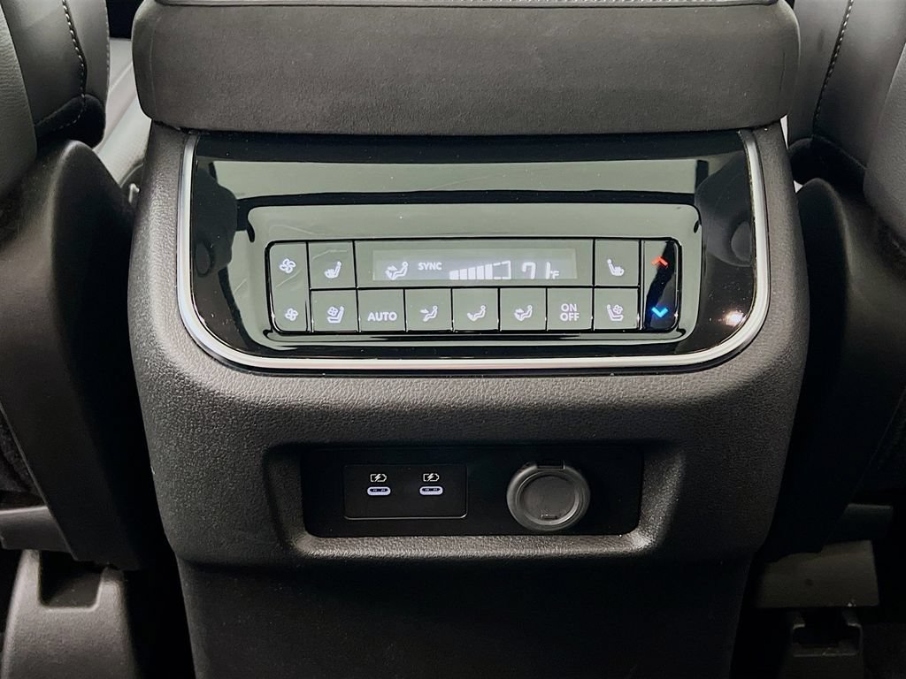 Used 2025 INFINITI QX80 Sensory AWD/4WD image 27