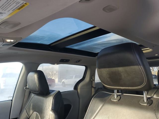 Used 2018 Chrysler Pacifica Limited image 17