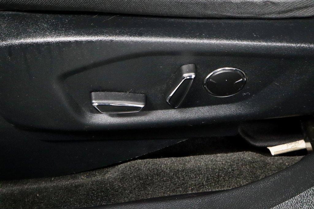 Used 2018 Ford Explorer XLT w/ Equipment Group 201A image 27