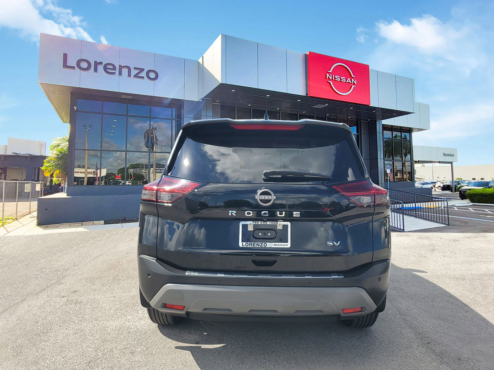 Used 2022 Nissan Rogue SV image 5