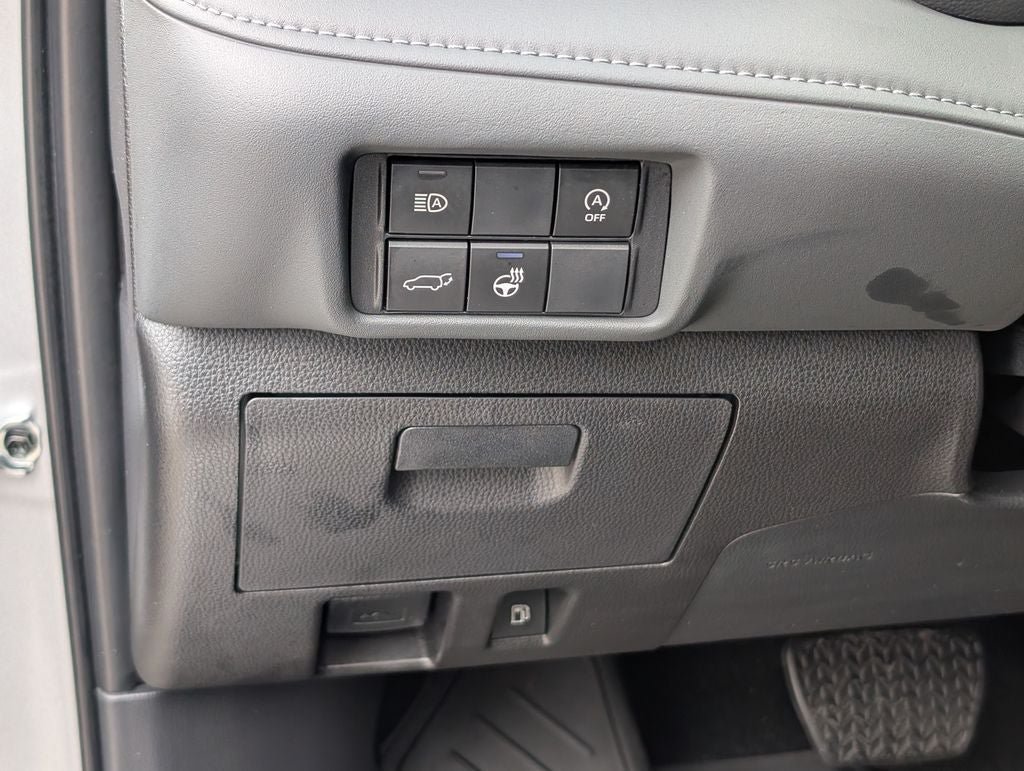 Certified 2025 Toyota Highlander Limited AWD/4WD image 13