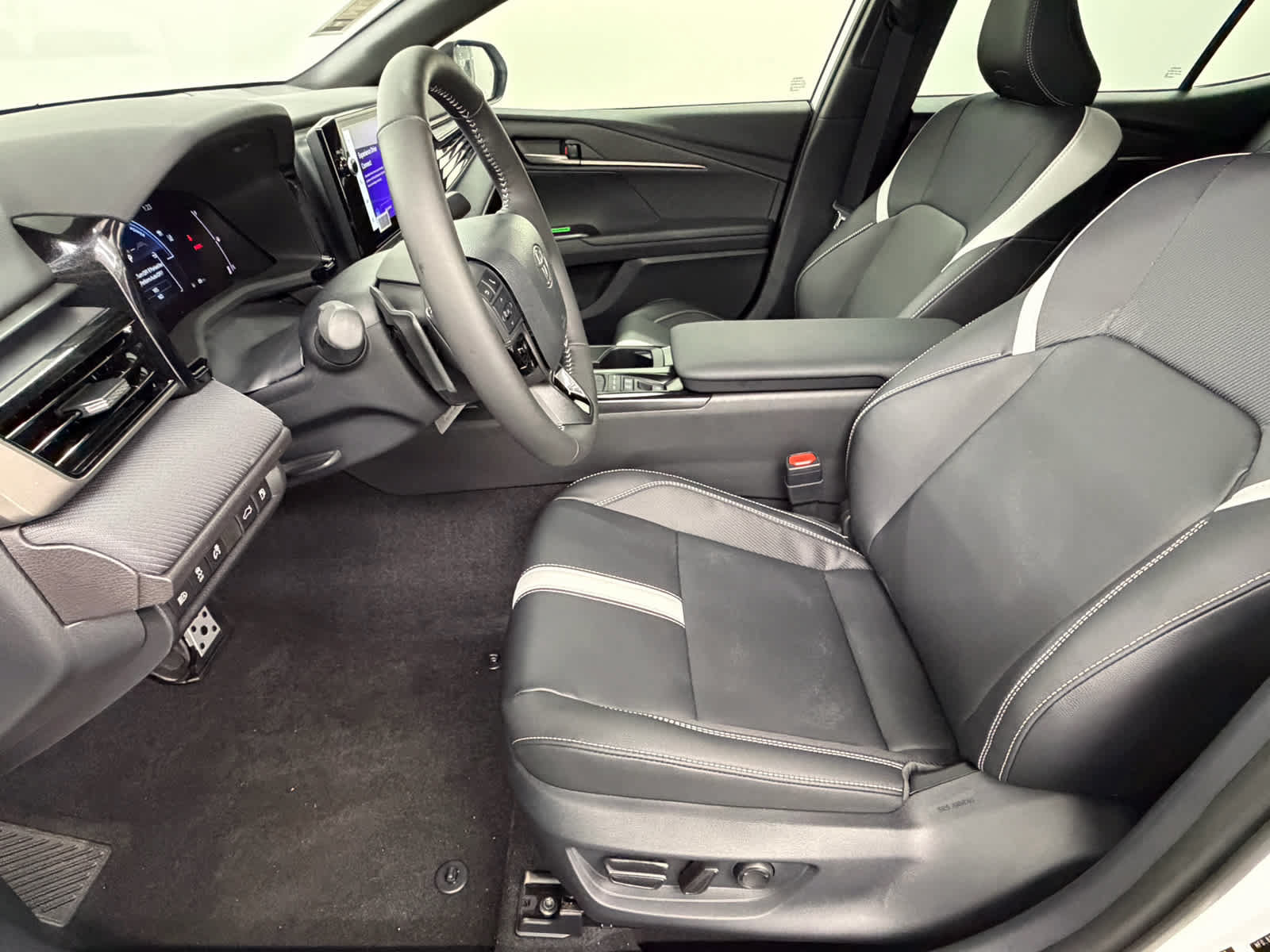 New 2026 Toyota Camry SE w/ Multimedia Upgrade Package FWD image 16