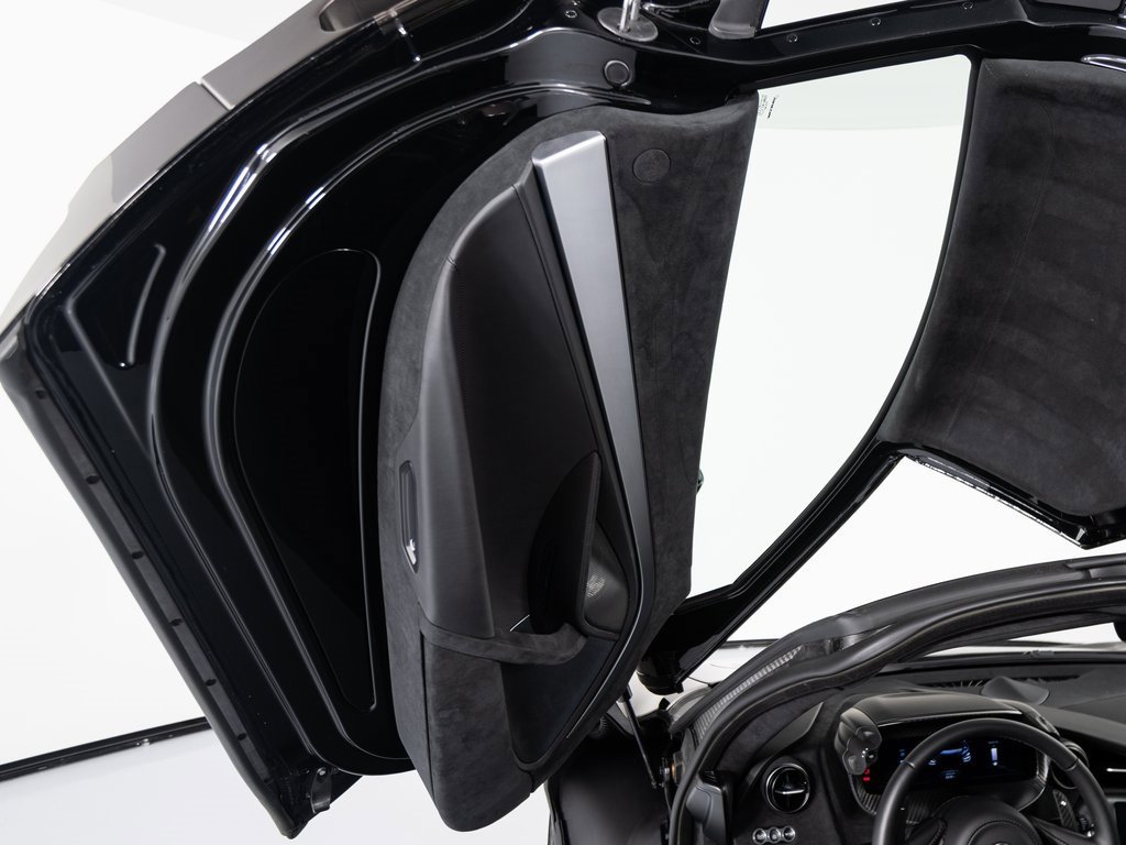 Used 2024 McLaren 750S image 10