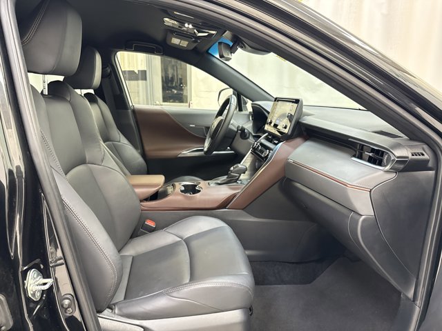 Used 2022 Toyota Venza XLE image 30