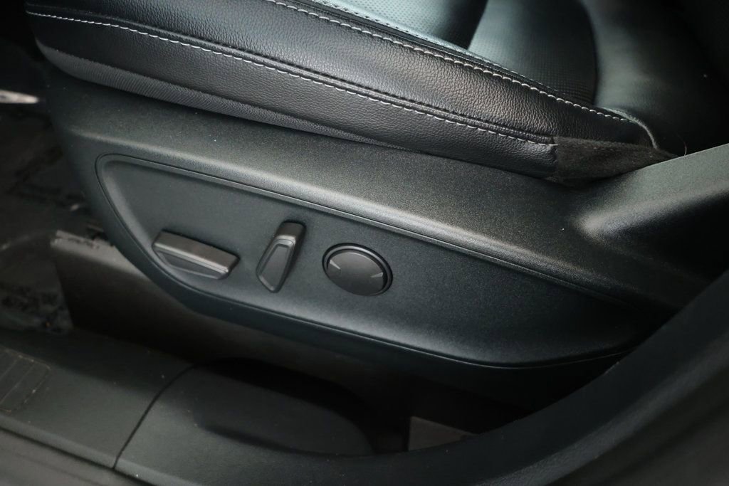 Used 2022 Ford Escape SEL w/ Technology Package image 9