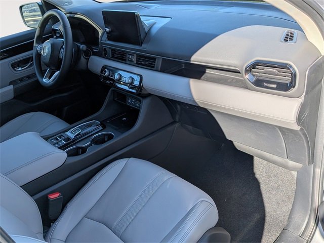 New 2025 Honda Pilot Touring image 34