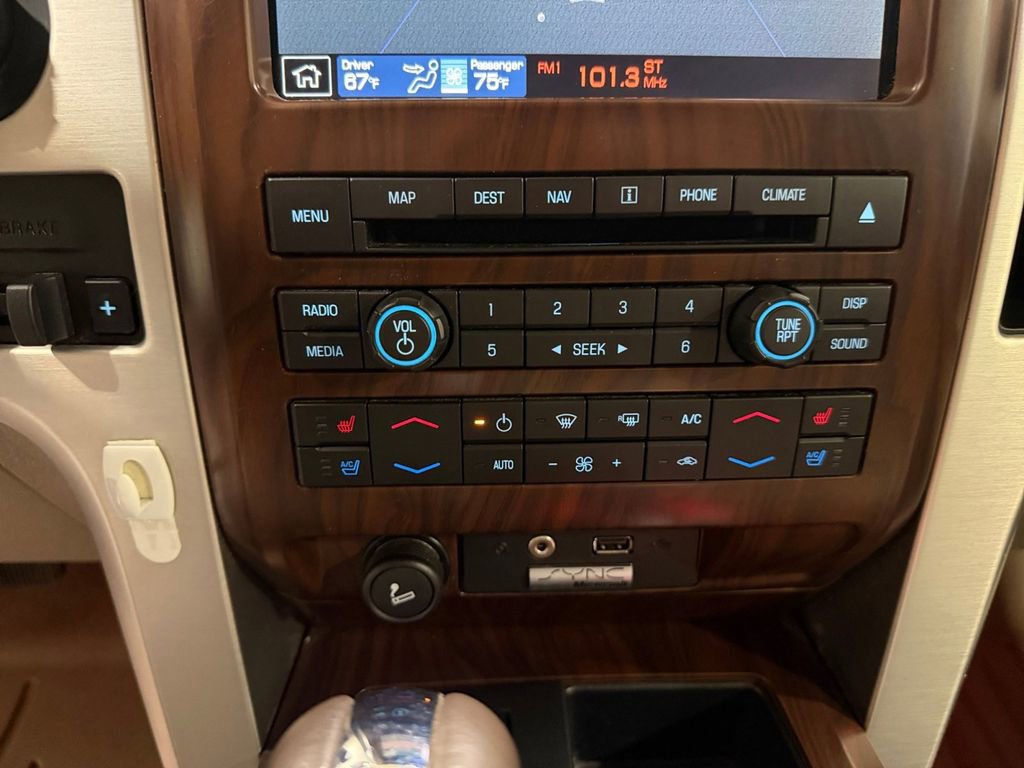 Used 2010 Ford F150 Lariat image 34