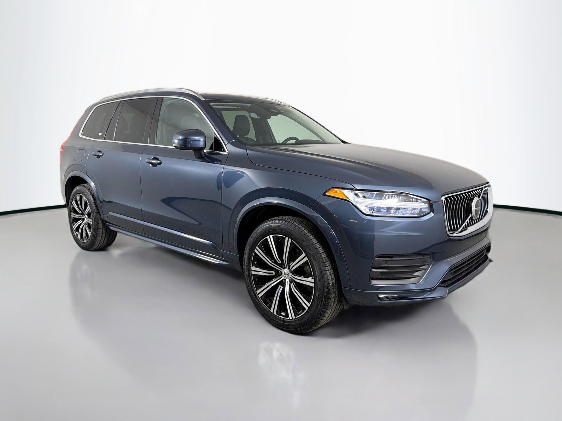 Certified 2023 Volvo XC90 B5 Core w/ Protection Package Premier AWD/4WD image 3
