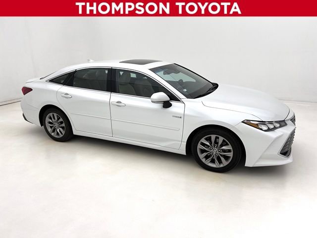 Used 2021 Toyota Avalon XLE w/ Moonroof Package image 1