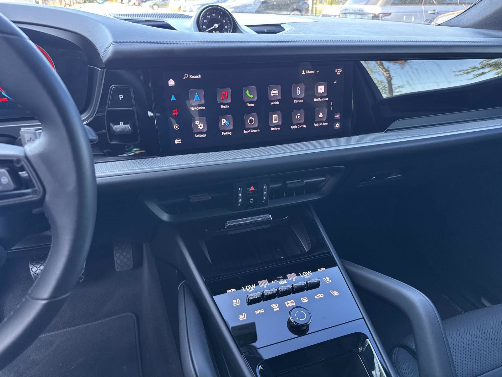 Used 2024 Porsche Cayenne Coupe image 26