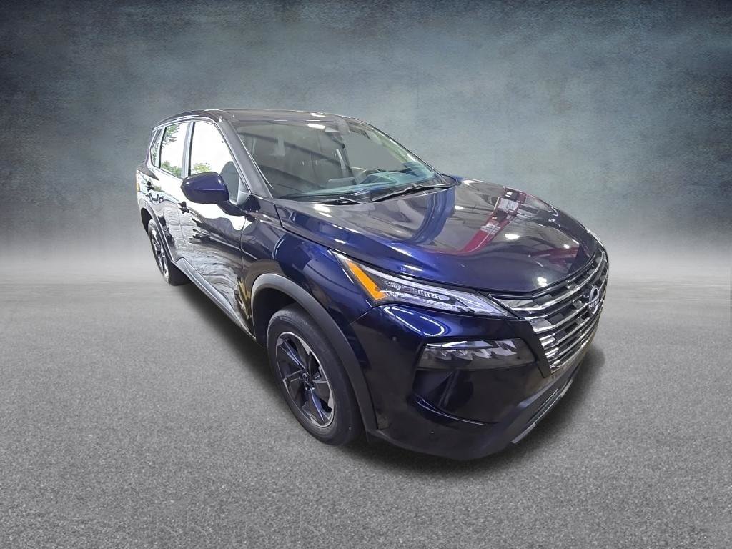 Used 2025 Nissan Rogue SV FWD image 2