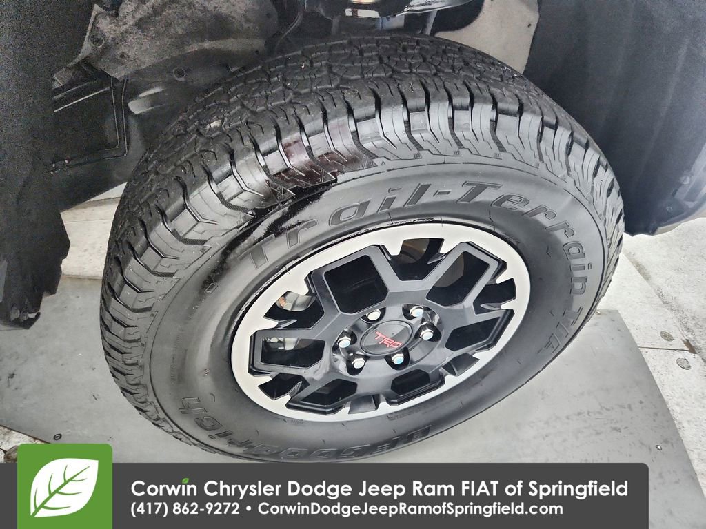 Used 2024 Toyota Tacoma TRD Off-Road image 26