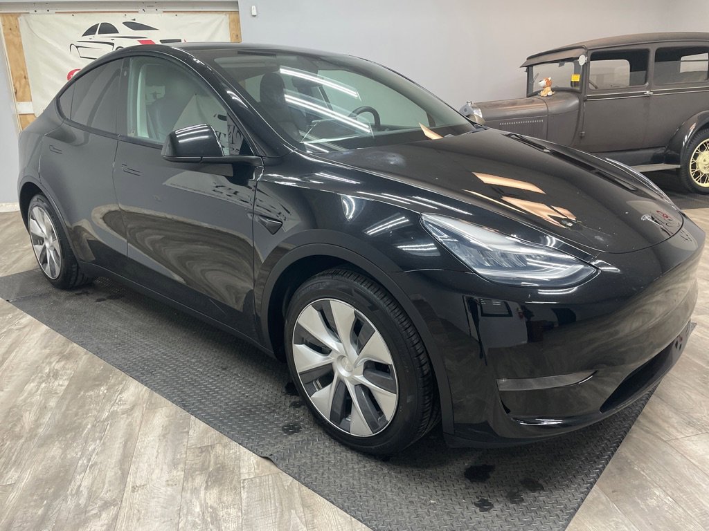 Used 2020 Tesla Model Y Long Range image 3