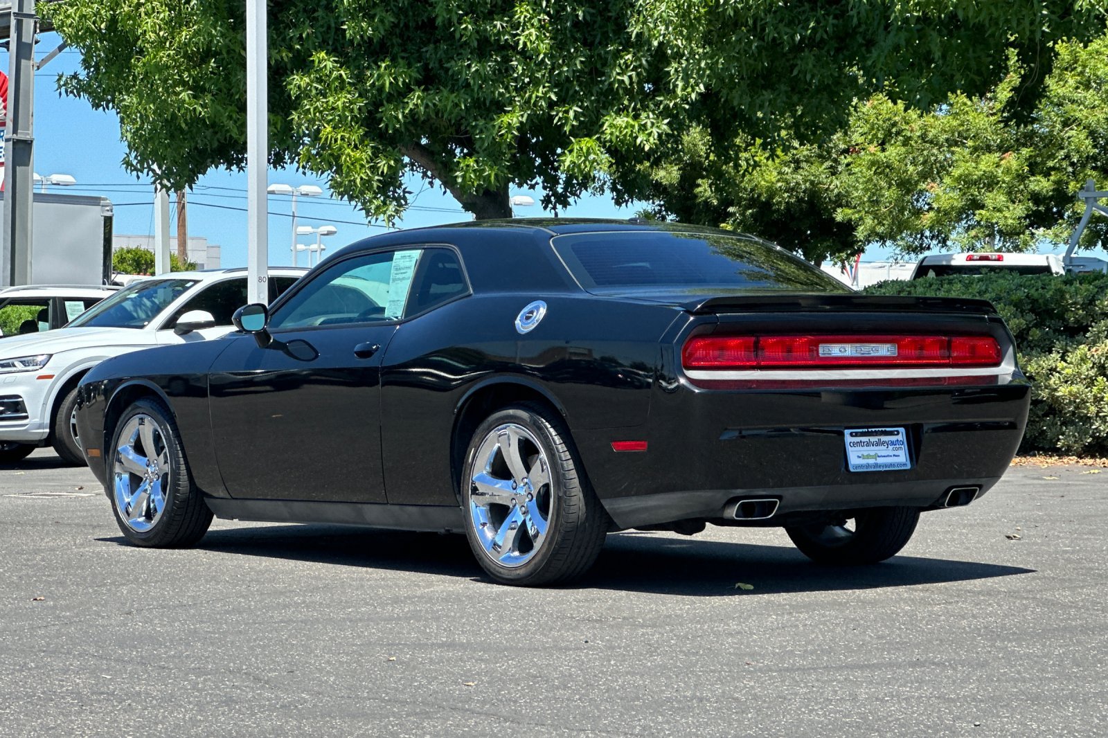 Used 2013 Dodge Challenger SXT w/ Super Sport Group RWD image 6