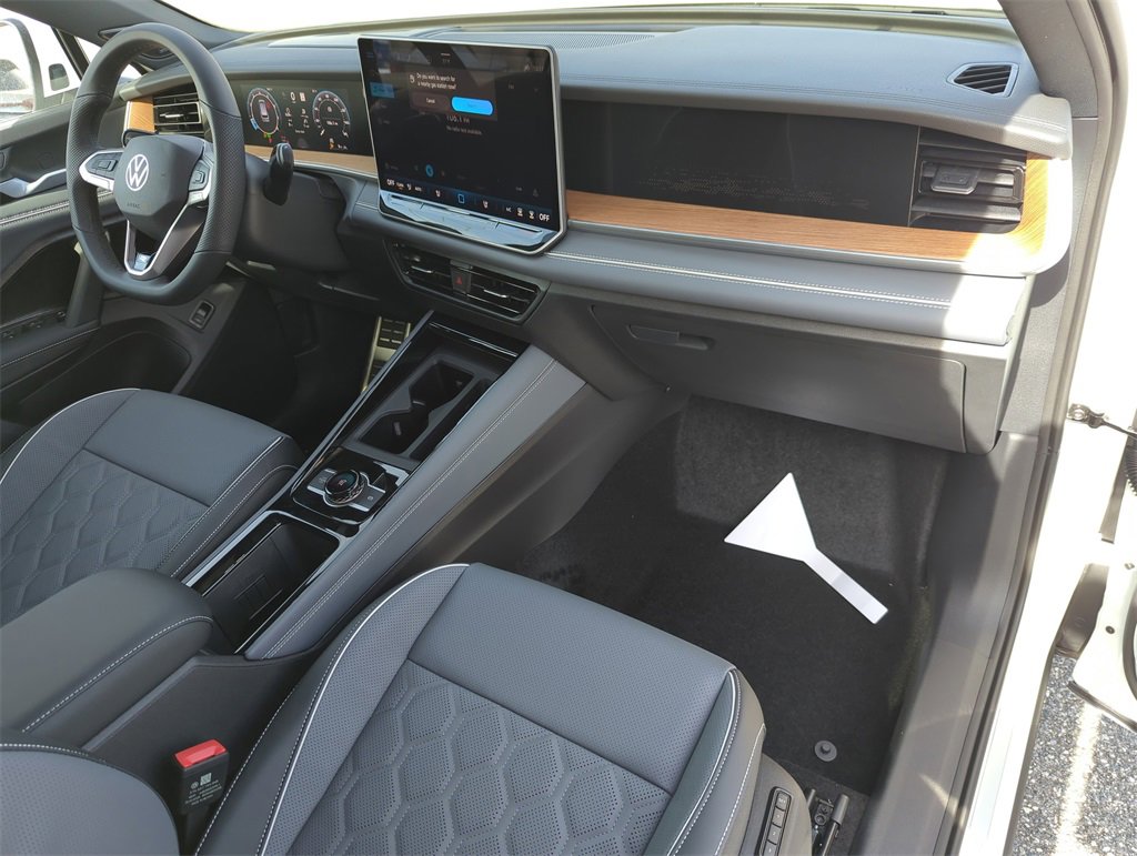 New 2026 Volkswagen Tiguan SEL R-Line image 23