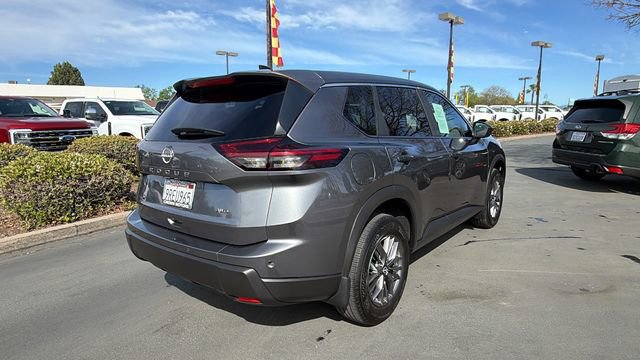 Used 2025 Nissan Rogue S image 4