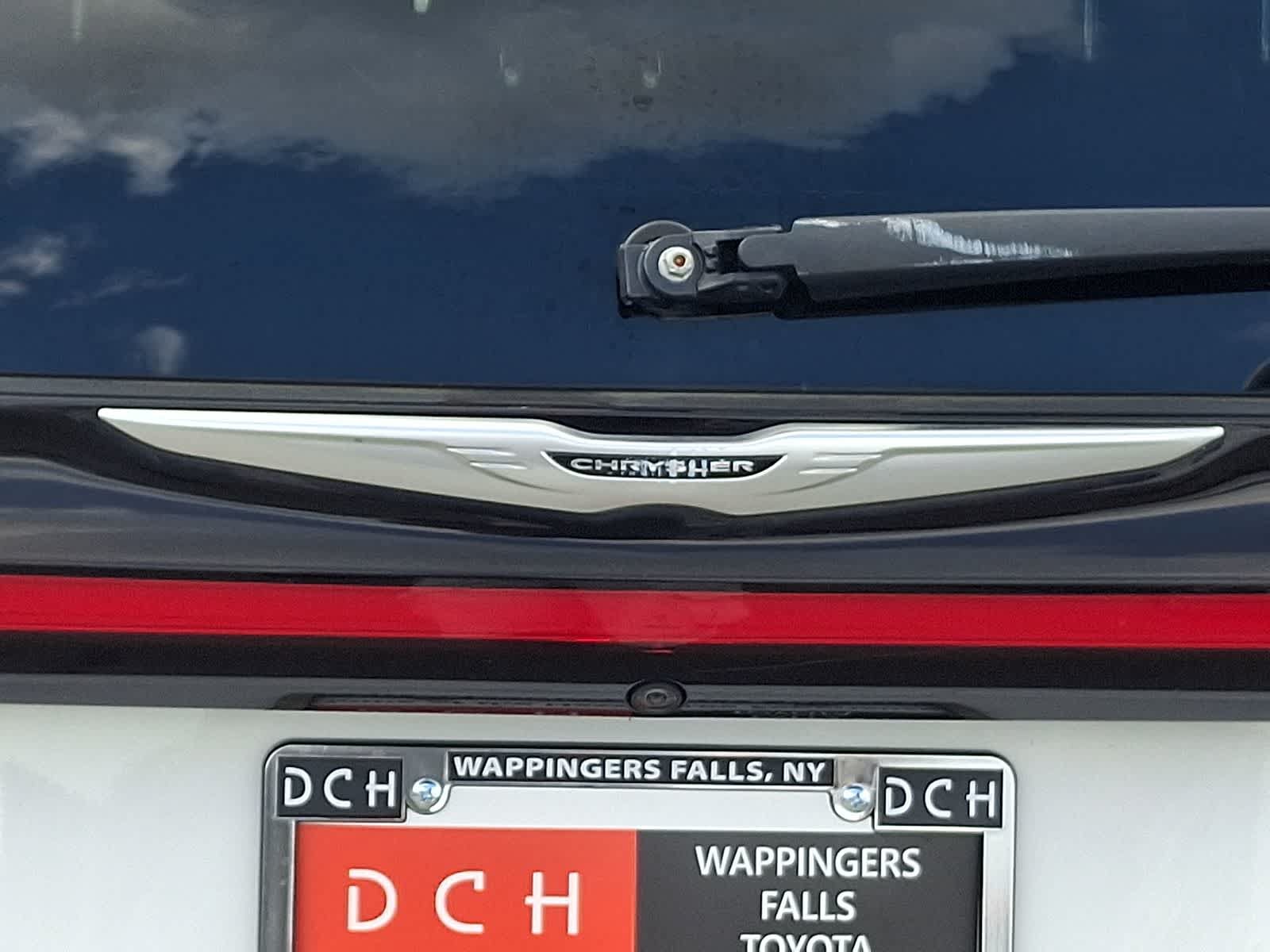 Used 2023 Chrysler Pacifica Limited FWD image 32