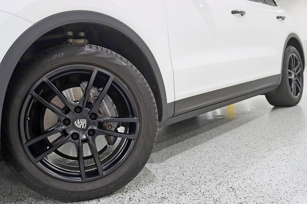 Used 2019 Porsche Cayenne AWD/4WD image 4
