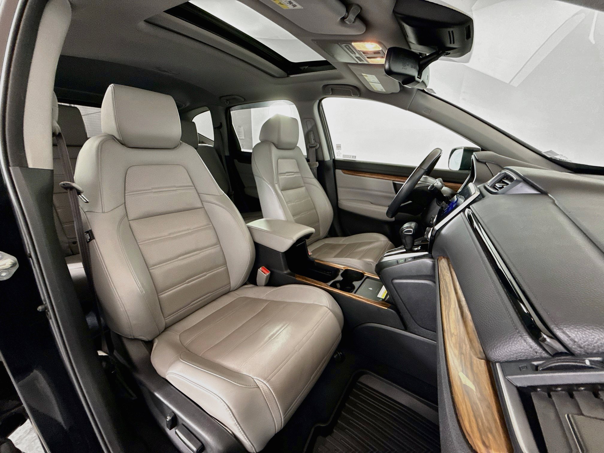 Used 2020 Honda CR-V Touring image 27