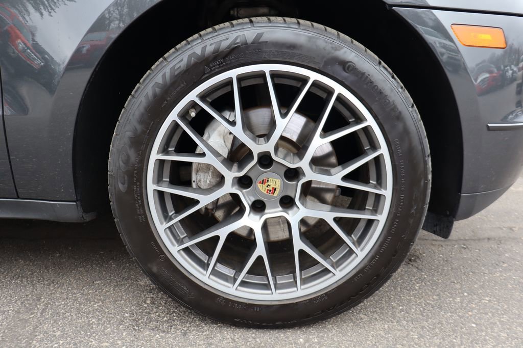 Used 2018 Porsche Macan Sport Edition w/ Driver Memory Package image 11
