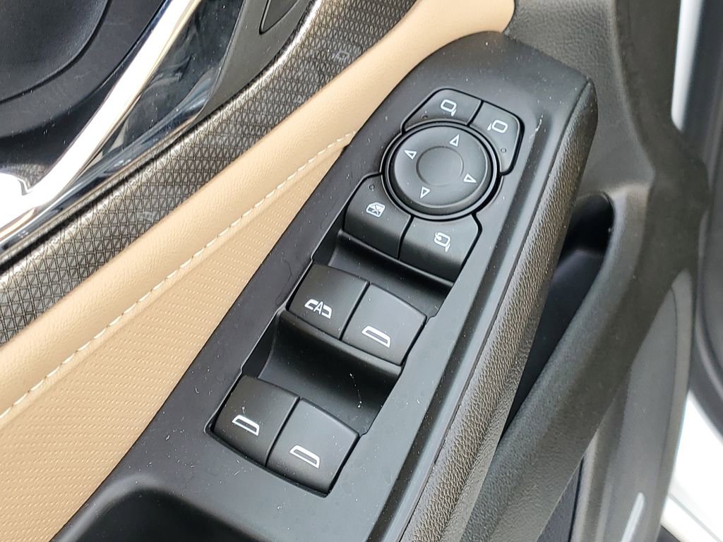 Used 2023 Chevrolet Traverse Premier AWD/4WD image 24