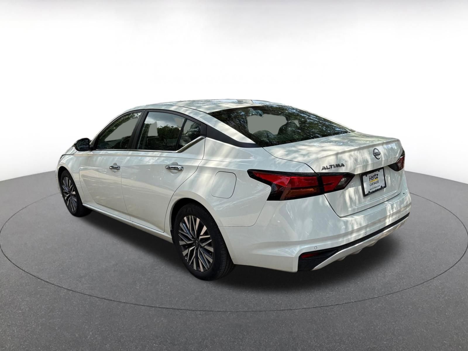 Used 2025 Nissan Altima 2.5 SV FWD image 5
