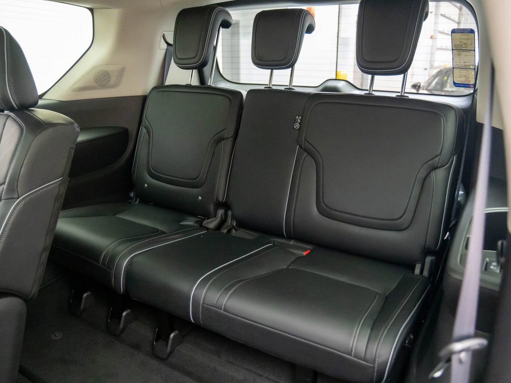 New 2026 INFINITI QX80 Luxe w/ Cargo Package image 17