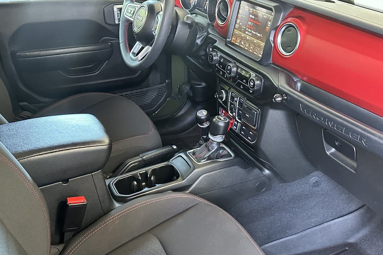 Used 2023 Jeep Wrangler Unlimited Rubicon AWD/4WD image 17