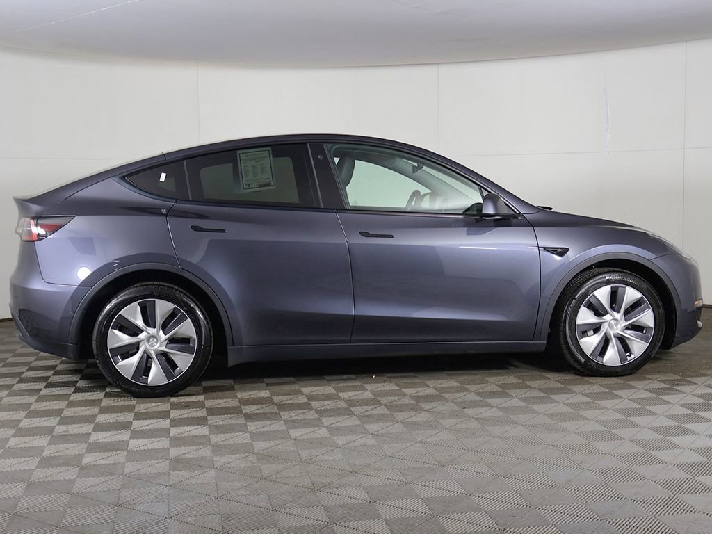 Used 2021 Tesla Model Y Long Range image 21