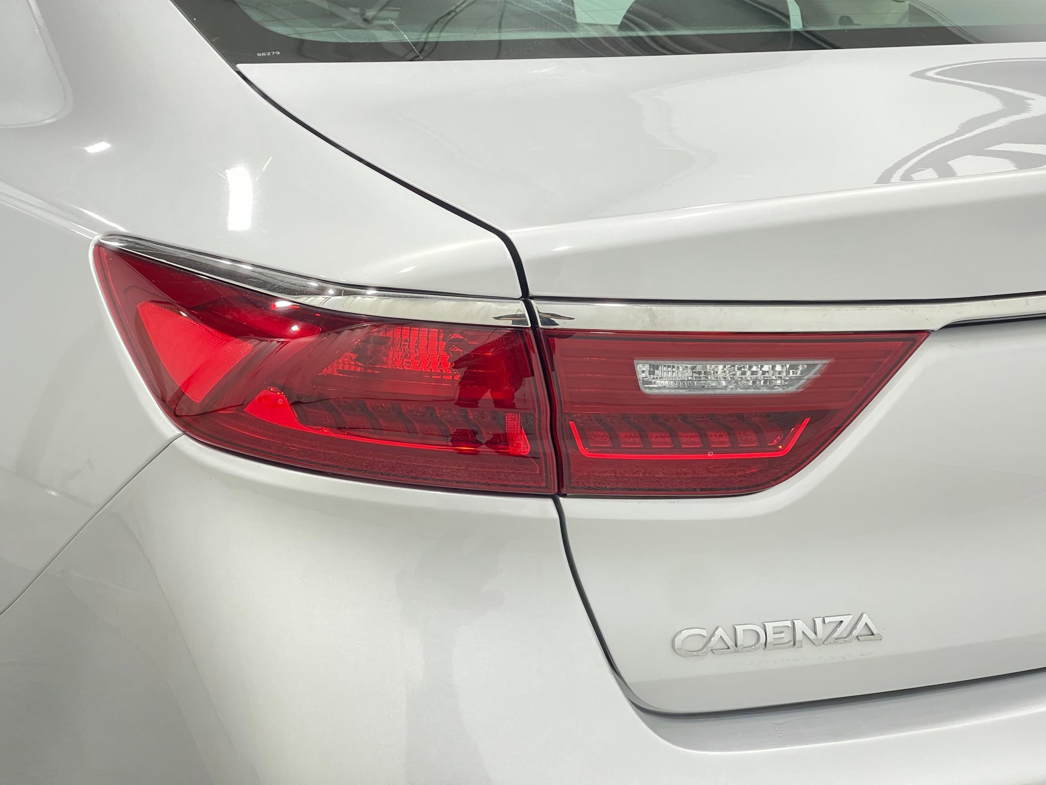Used 2018 Kia Cadenza Technology image 36