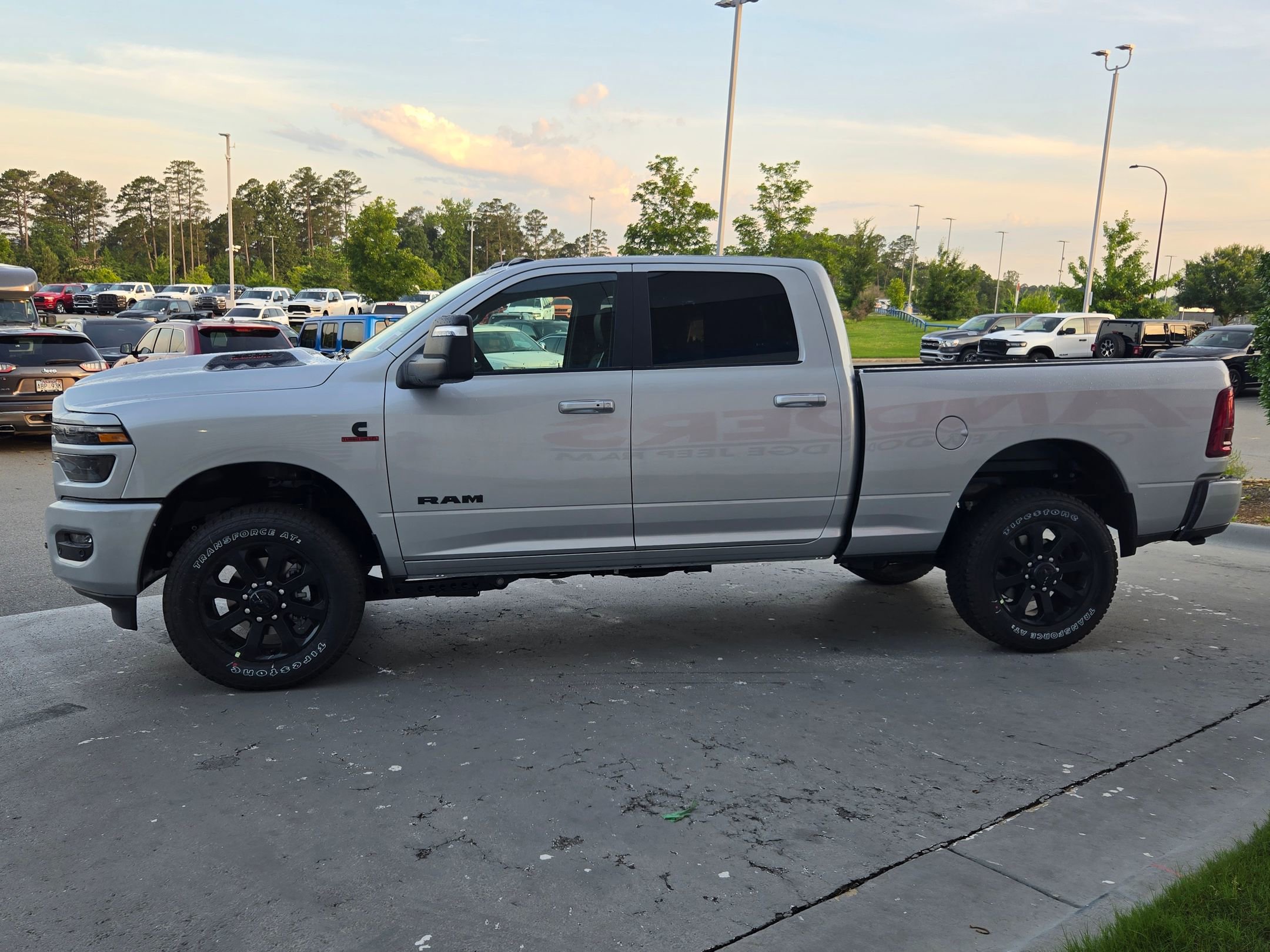 New 2026 RAM 2500 Laramie AWD/4WD image 4