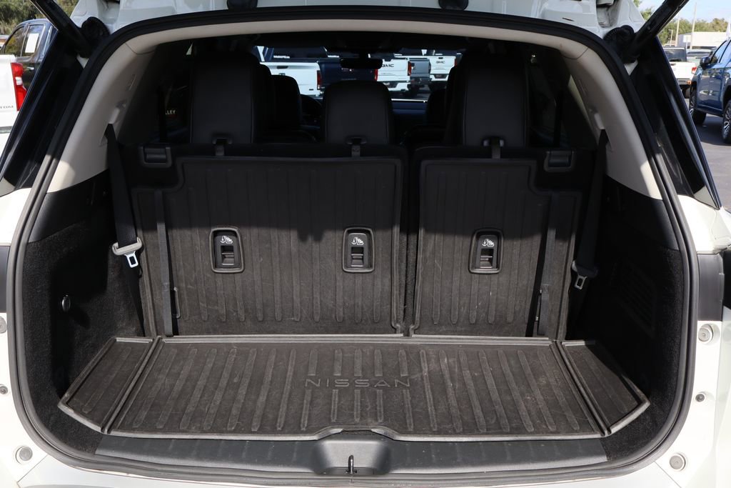 Used 2023 Nissan Pathfinder Platinum image 26