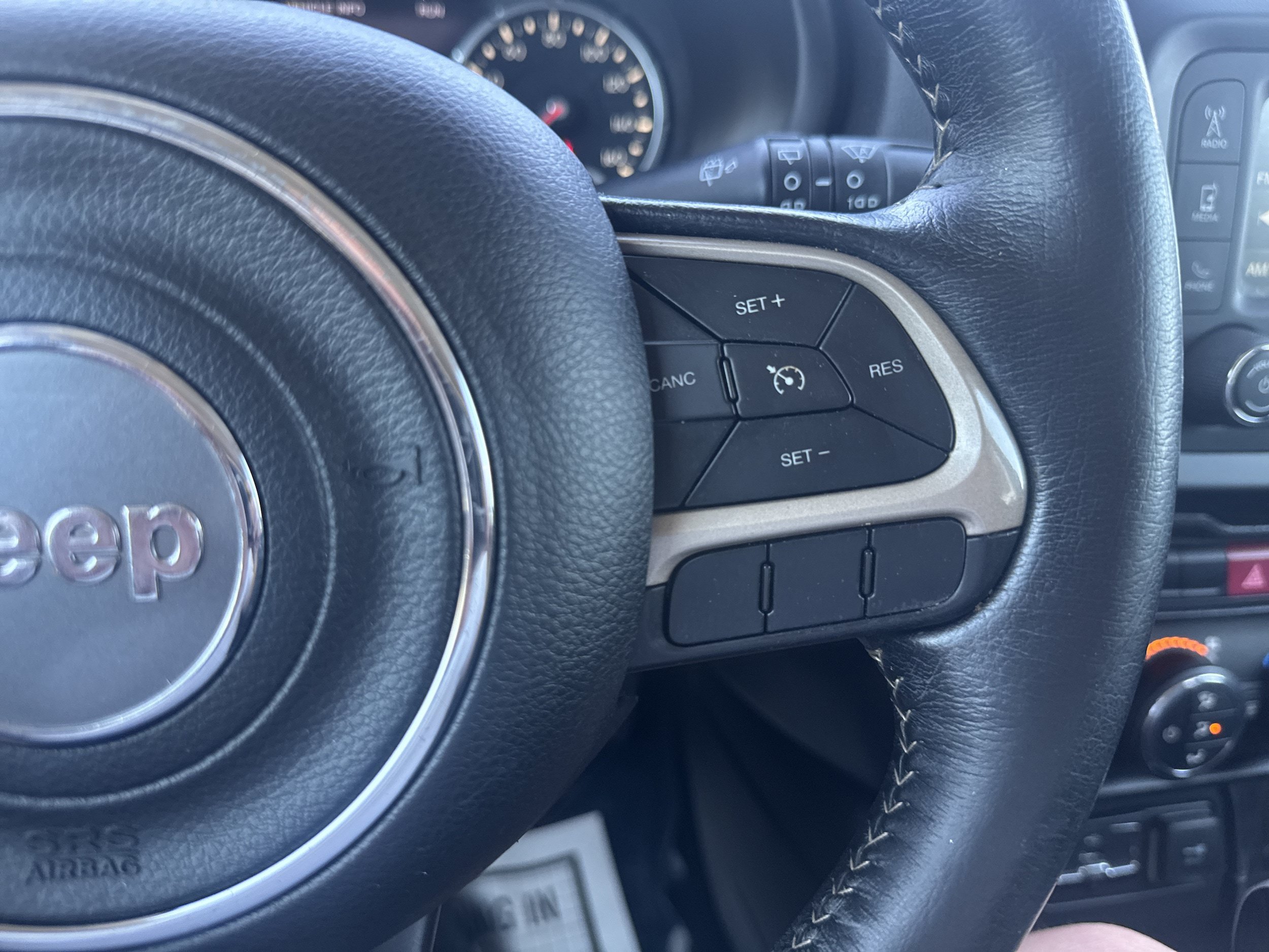 Used 2017 Jeep Renegade Limited FWD image 21
