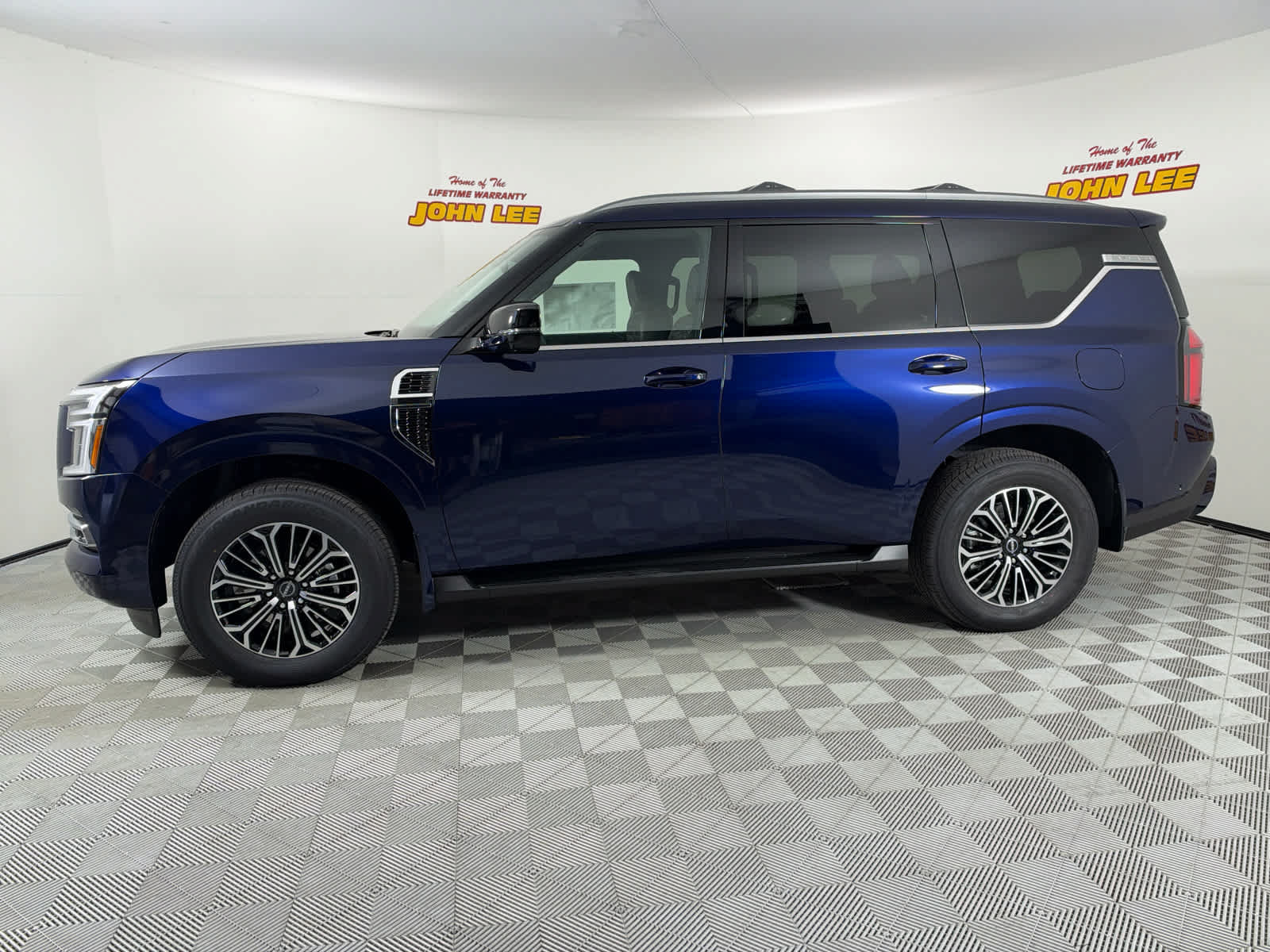 New 2026 Nissan Armada Platinum AWD/4WD image 2