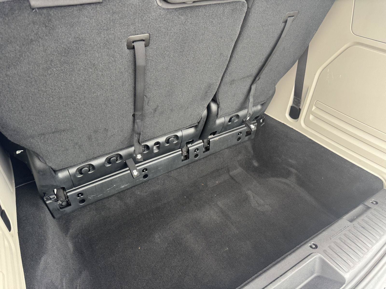 Used 2019 Dodge Grand Caravan SE w/ UConnect Hands-Free Group FWD image 31