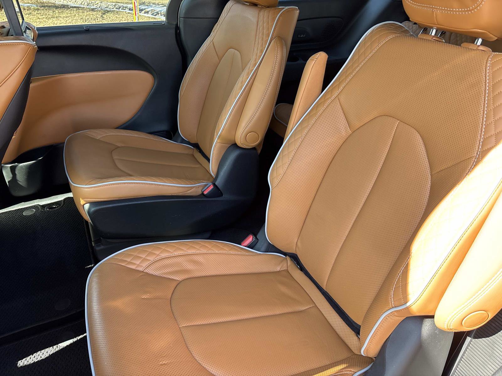 Used 2023 Chrysler Pacifica Pinnacle image 30