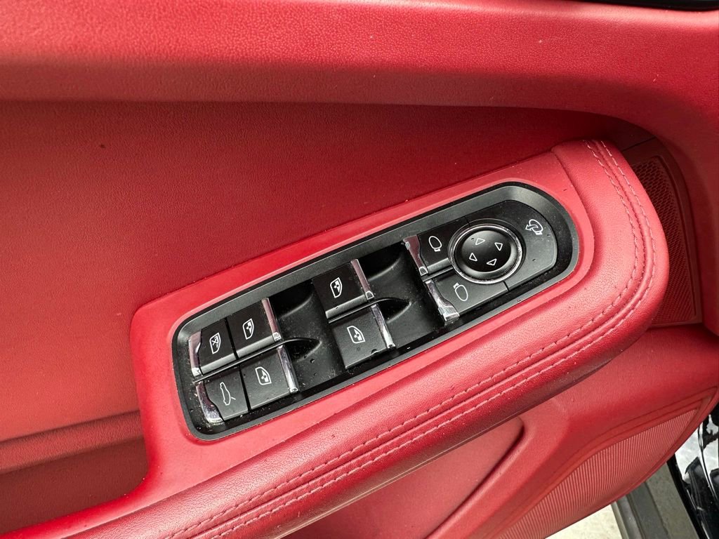 Certified 2023 Porsche Macan S AWD/4WD image 22