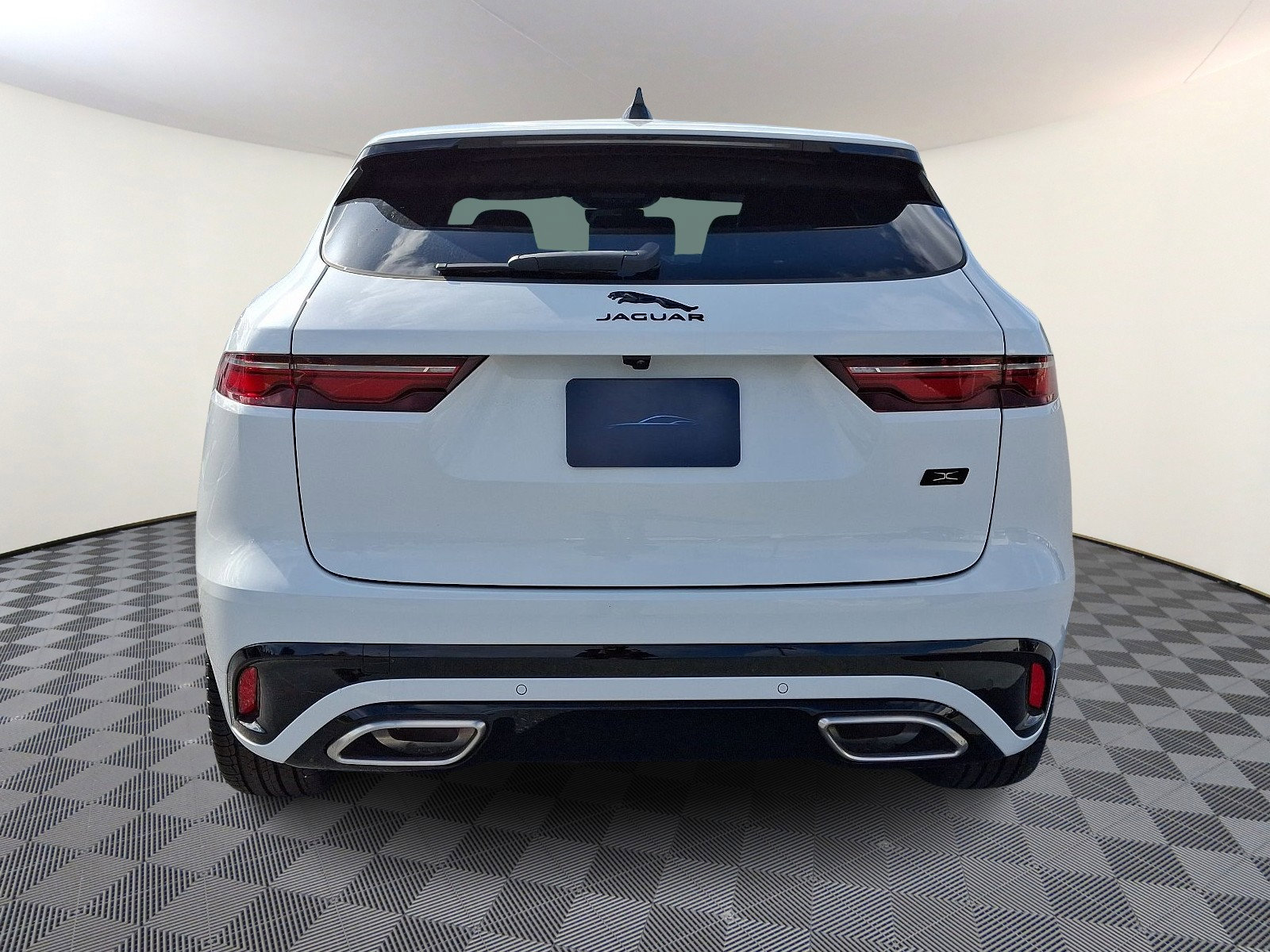 New 2026 Jaguar F-PACE R-Dynamic S image 3