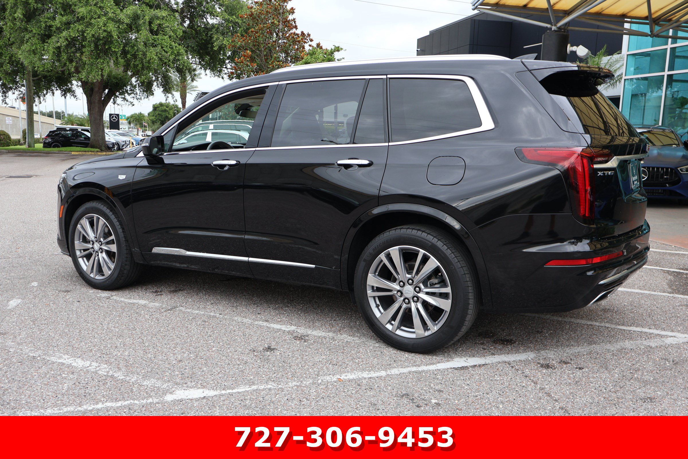 Used 2023 Cadillac XT6 Premium Luxury FWD image 7