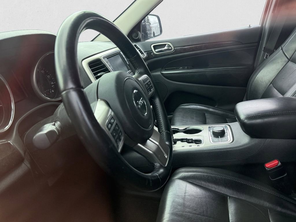 Used 2012 Jeep Grand Cherokee Laredo AWD/4WD image 7