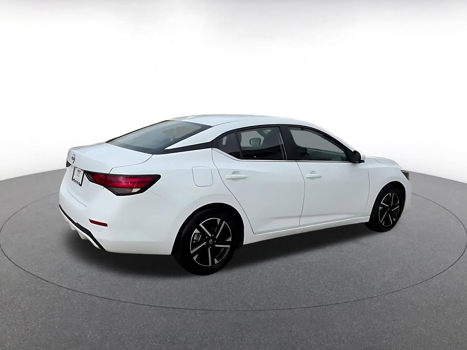 Used 2025 Nissan Sentra SV image 14