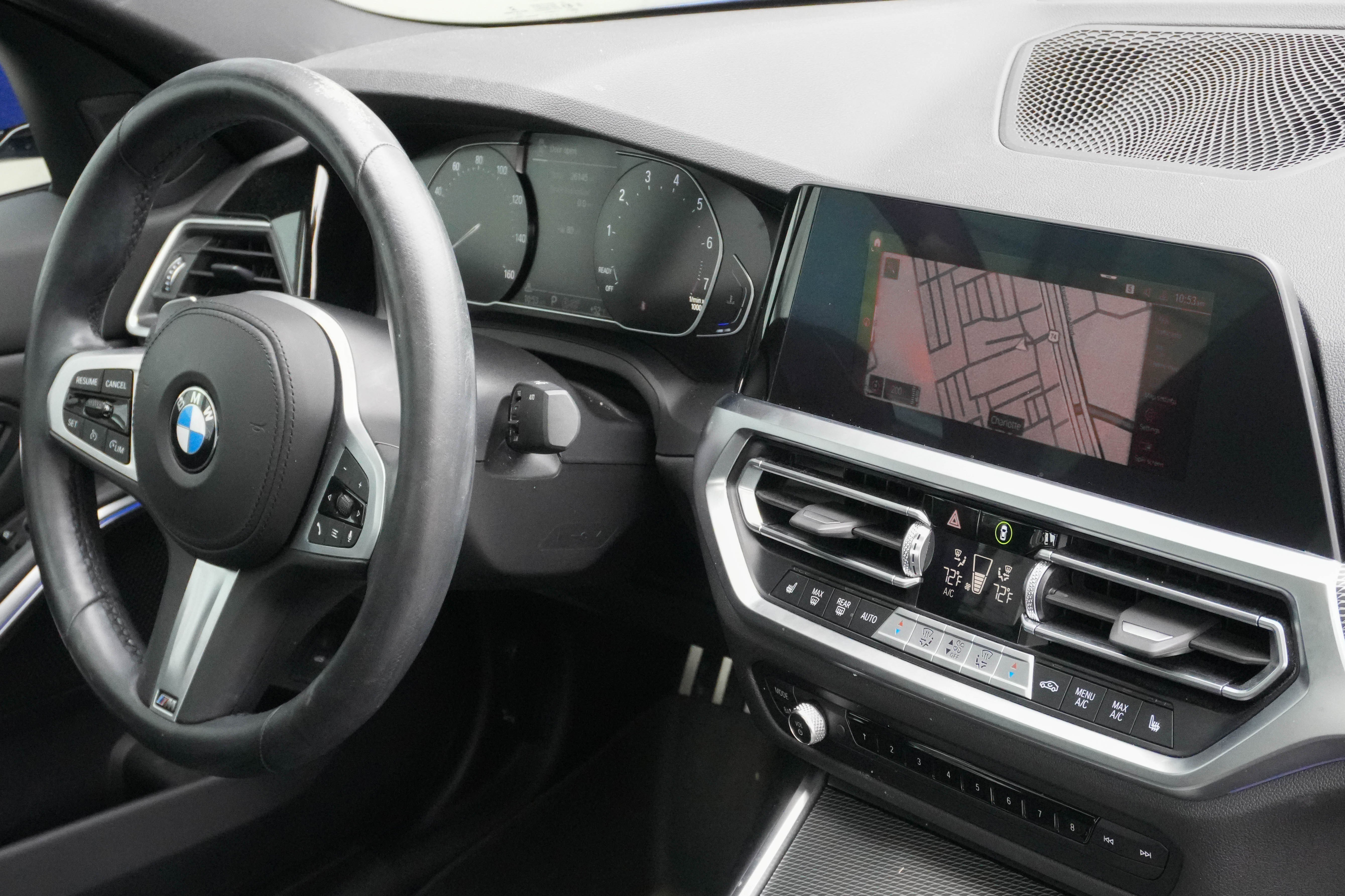 Used 2022 BMW 330i Sedan w/ M Sport Package image 11