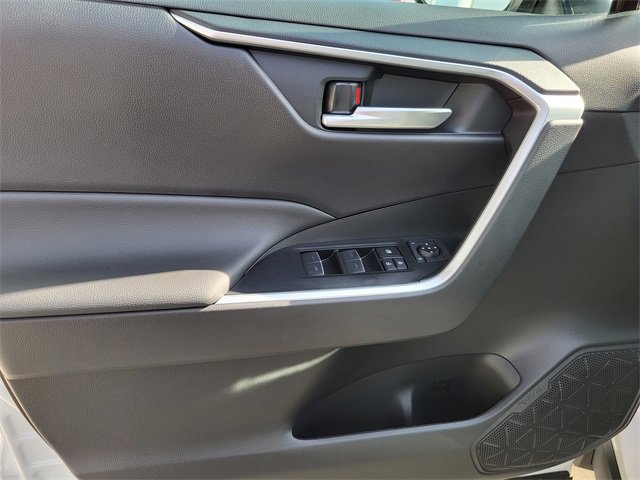 Used 2025 Toyota RAV4 XLE image 18