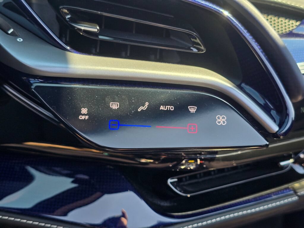 Used 2022 Ferrari SF90 Spider AWD/4WD image 22