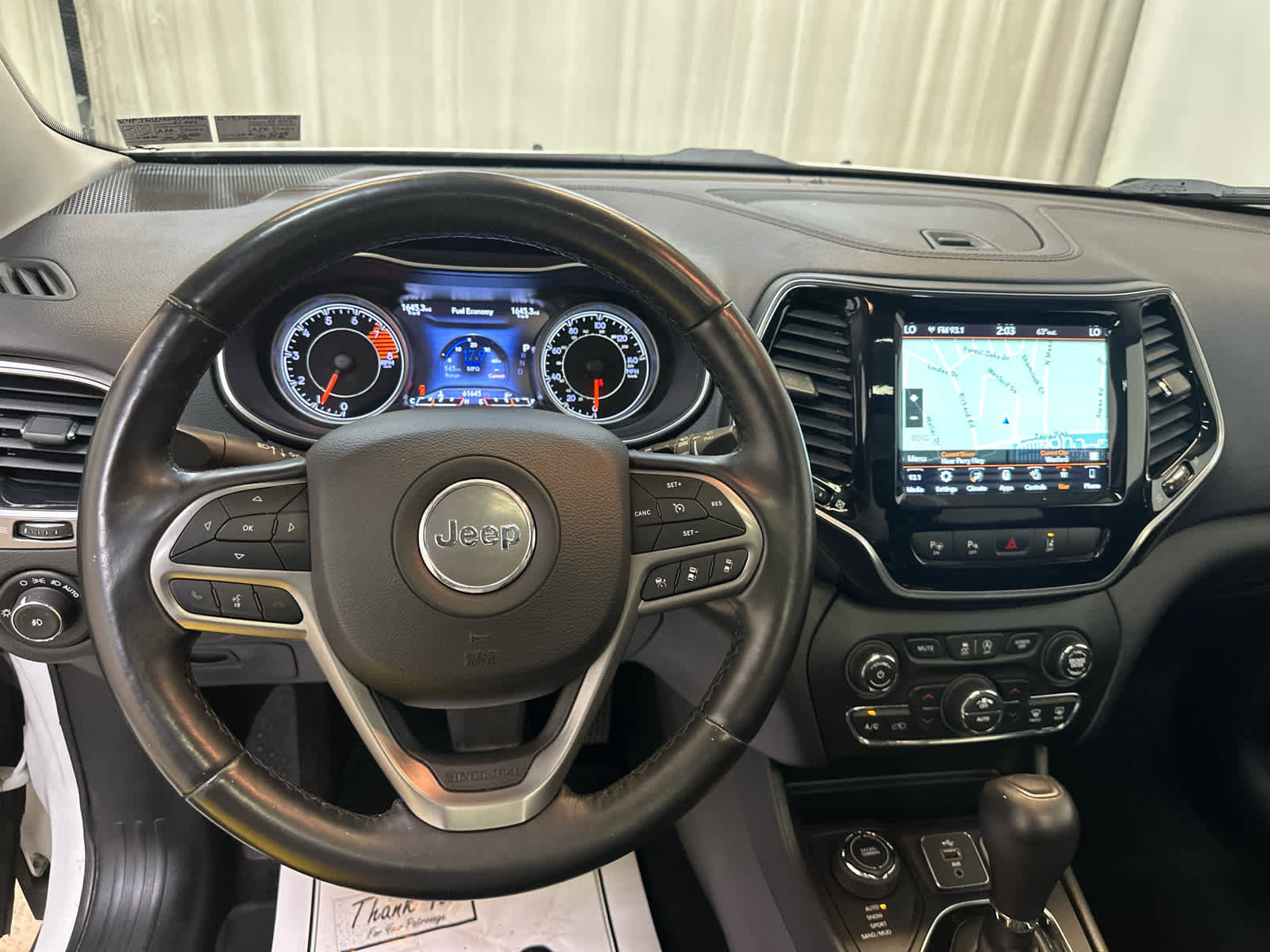 Used 2019 Jeep Cherokee Limited w/ Luxury Group AWD/4WD image 4