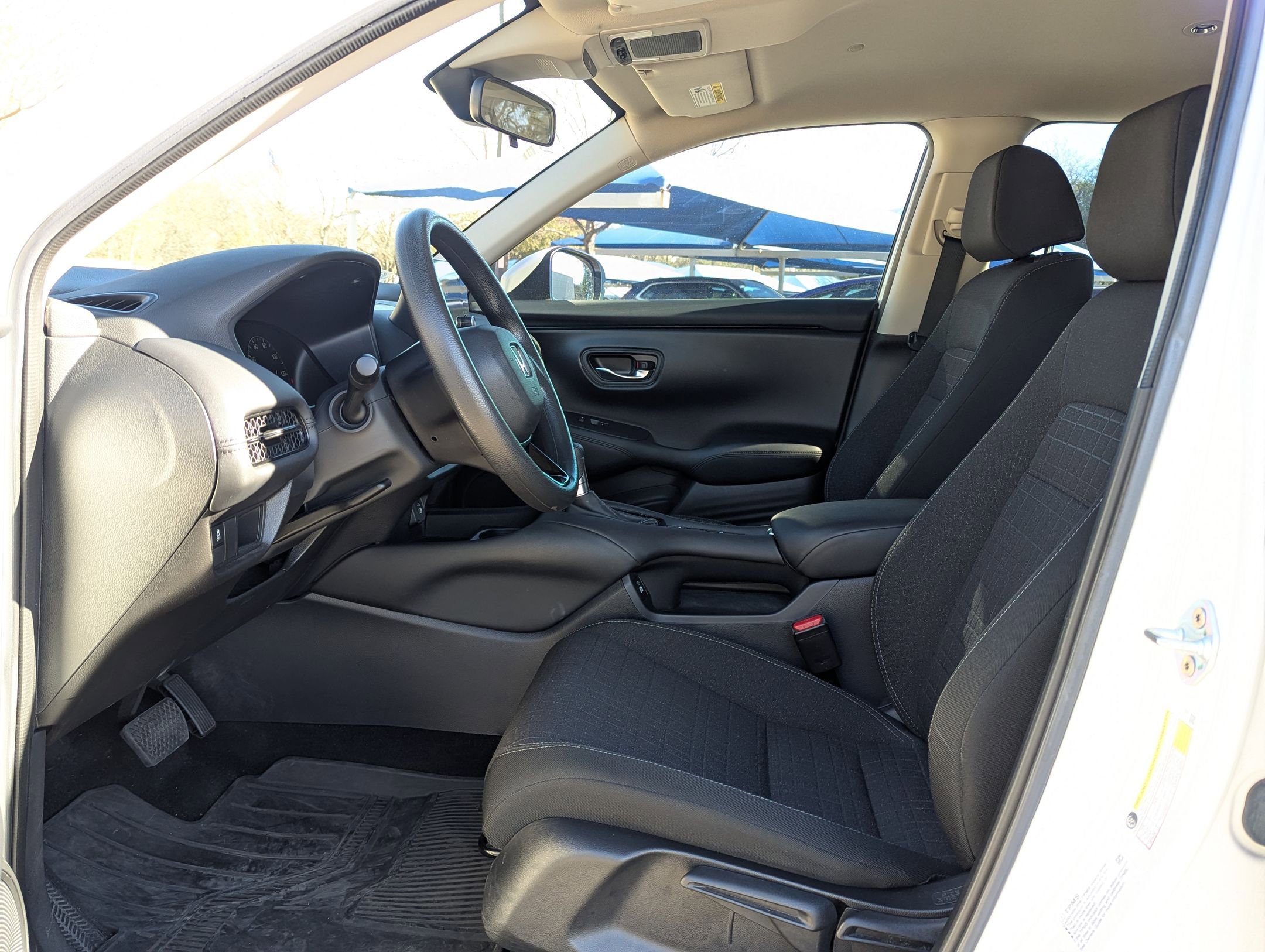 Used 2023 Honda HR-V LX image 10