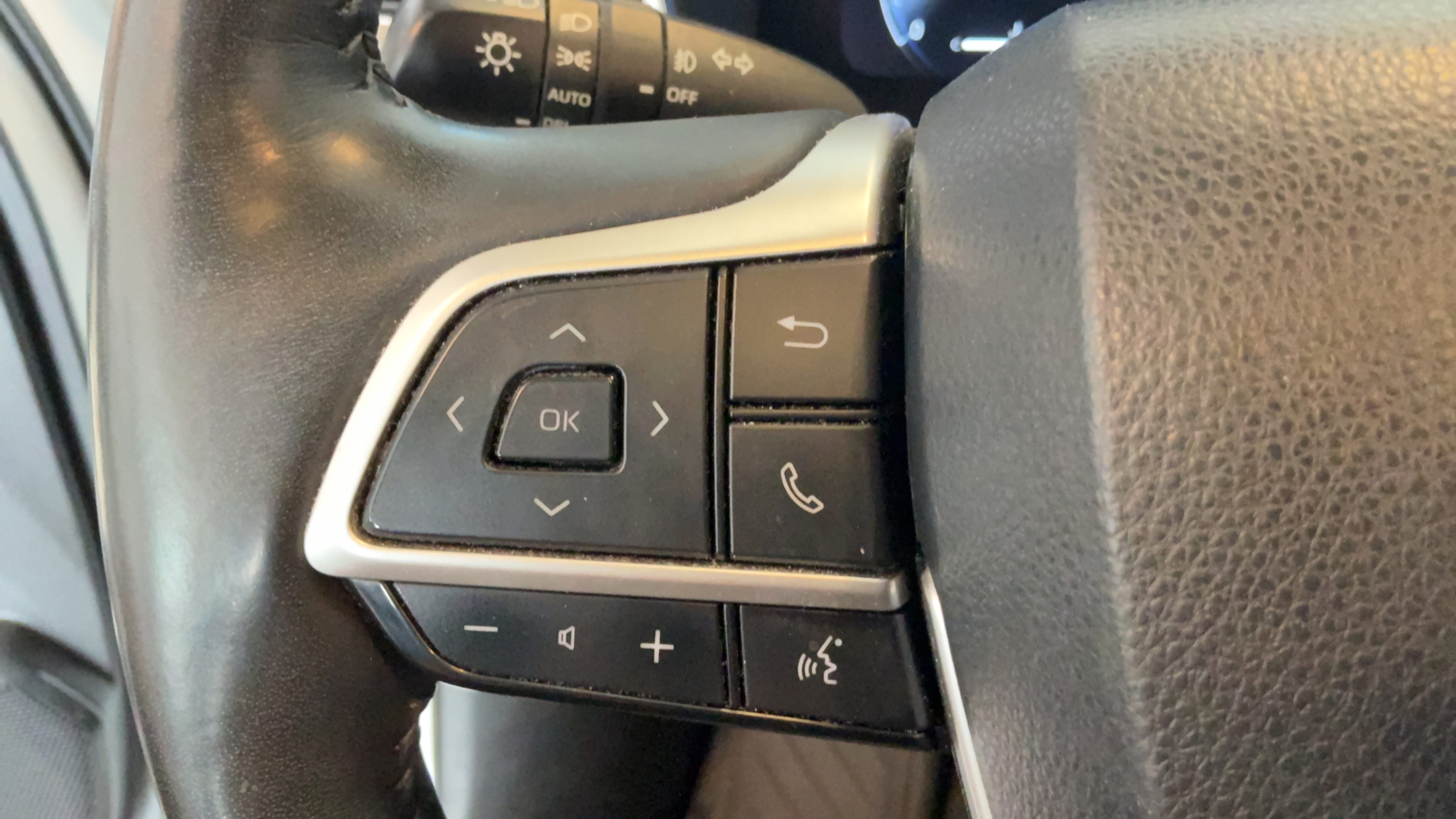 Used 2023 Toyota Highlander Limited AWD/4WD image 18