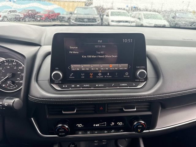 Used 2025 Nissan Rogue SV image 22